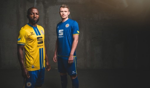 ERIMA présente le nouveau maillot 2017/2018 du club de foot allemand Eintracht Braunschweig